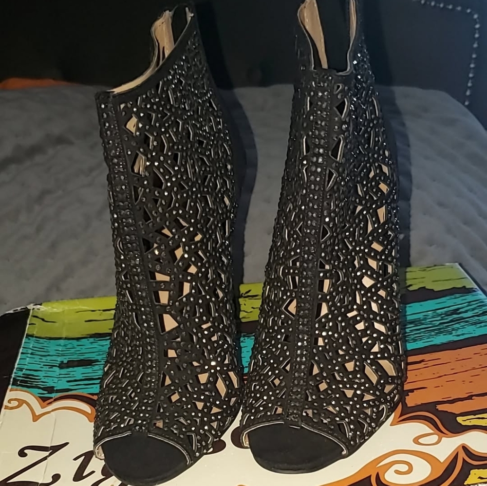 🗣NWOT - Zigi Soho Black Women's Heels